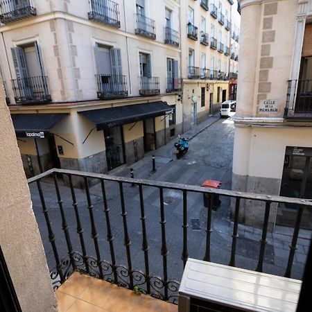 Hostal Los Perales Madrid Dış mekan fotoğraf View of the street from the Hotel Cervantes