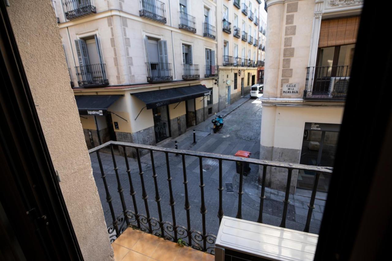 Hostal Los Perales Madrid Dış mekan fotoğraf View of the street from the Hotel Cervantes