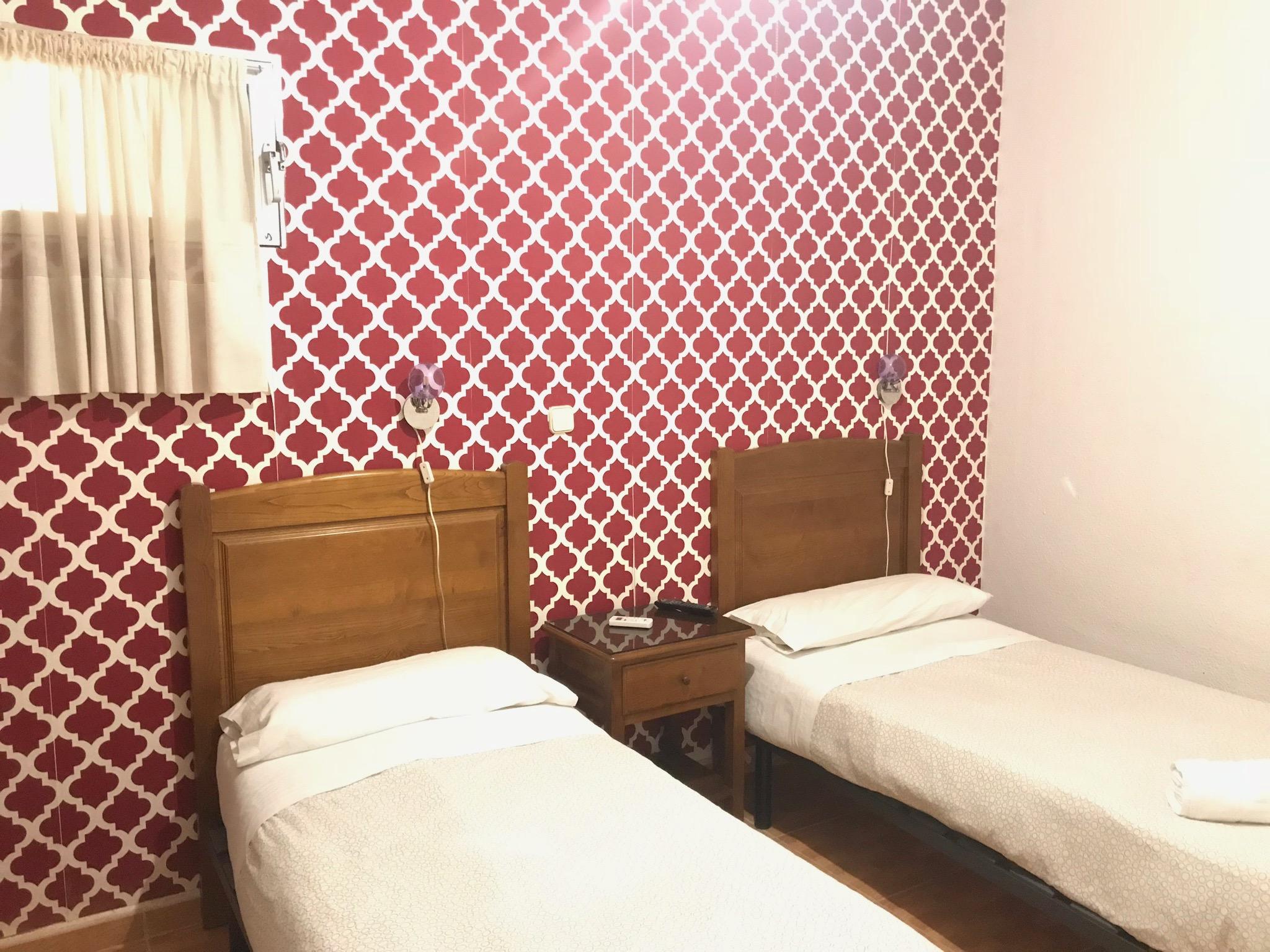 Hostal Los Perales Madrid Dış mekan fotoğraf A room at the hotel