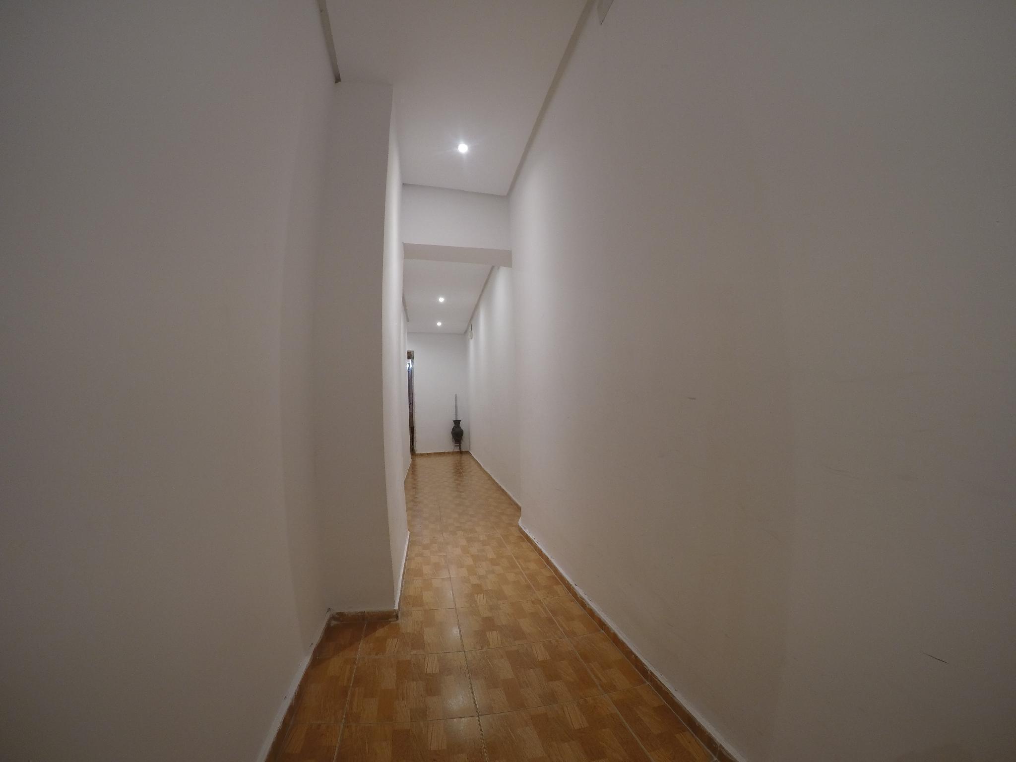 Hostal Los Perales Madrid Dış mekan fotoğraf A corridor