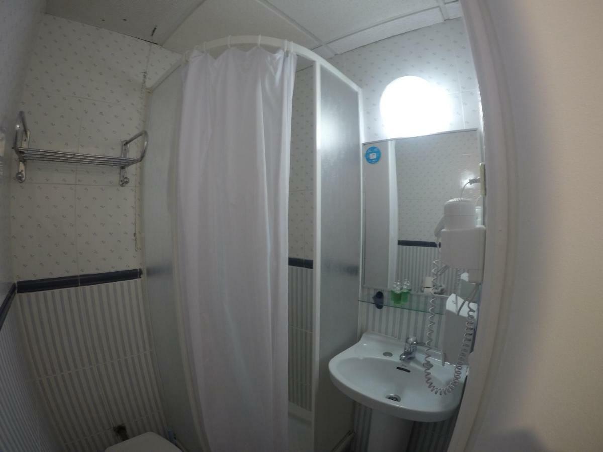 Hostal Los Perales Madrid Dış mekan fotoğraf